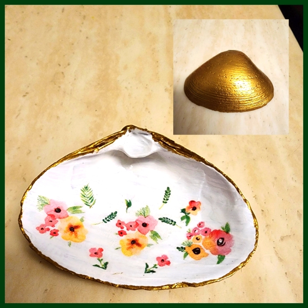 Decoupage Clam Shell